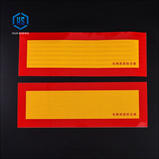 فيلم عاكس قابل للطباعة بحجم لفة منشورية من الفينيل PVC للتحذير